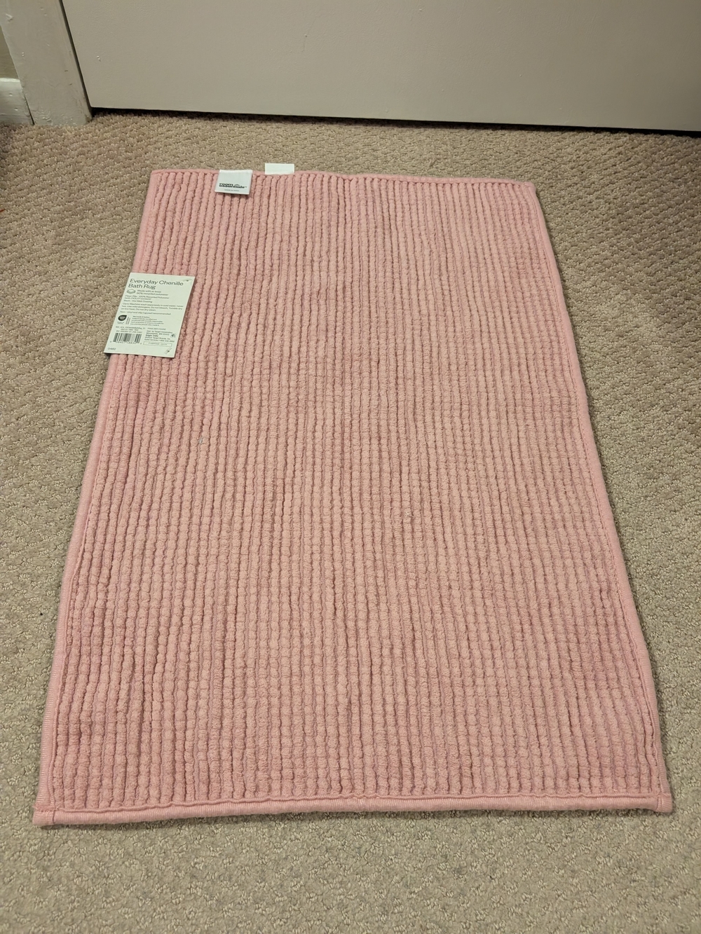 Room Essentials Pink Chenille Bath Rug - Picture 4 of 4